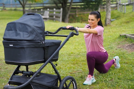 Anna Veith trainiert mit Kinderwagen