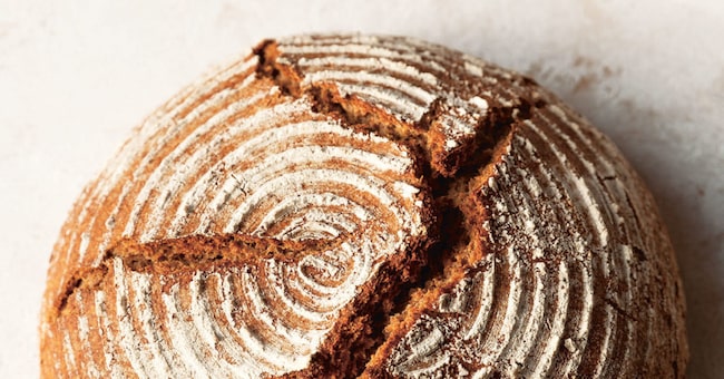 Volkkornbrot mit Sauerteig