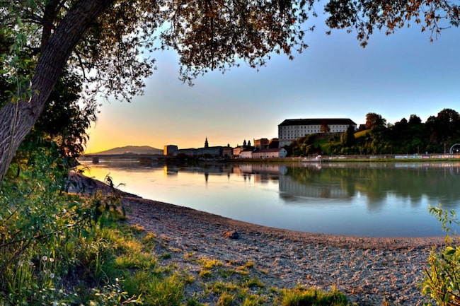 Linz bei Sonnenaufgang, Sehenswürdigkeiten in Linz, Donau, Ufer, Sonne, Sommer