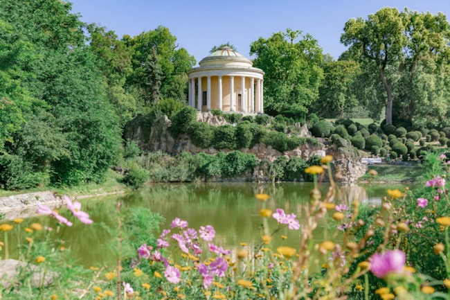 Eisenstadt Sehenswürdigkeiten, Schlosspark mit Teich, Sommer, Waser, Teich, Blumen, Gebäude