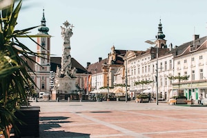 St. Pölten, Sommer, Was ist los in St. Pölten, Sehenswürdigkeiten St. Pölten, Kirche, Platz, Säule, Restaurants