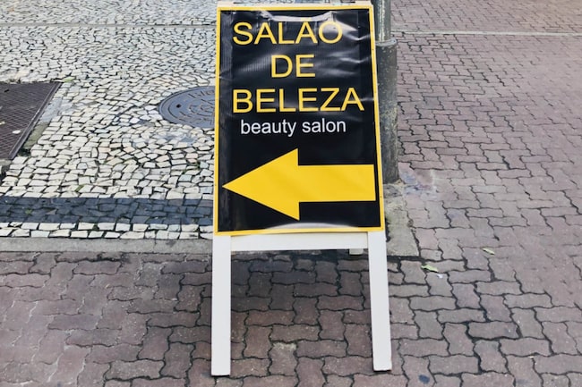 Schild zu einem Beautysalon