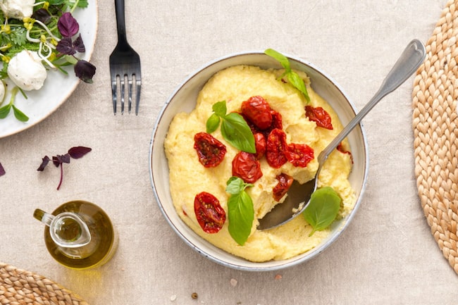 Cremige Polenta mit getrockneten Tomaten