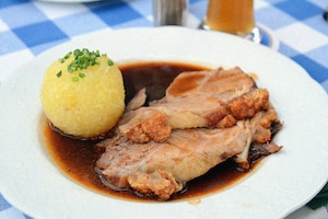 Schweinsbraten mit Kartoffelknödel