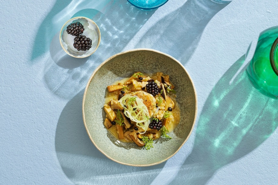 Pilz-Ragout, Brombeeren, Kräuter, Sauce, Rezept