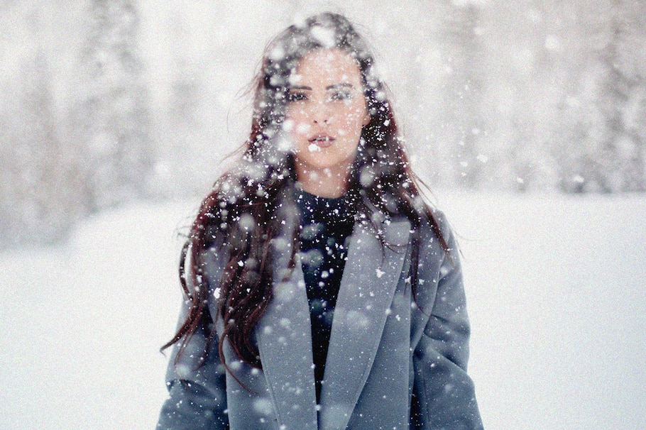 Frau im Schnee