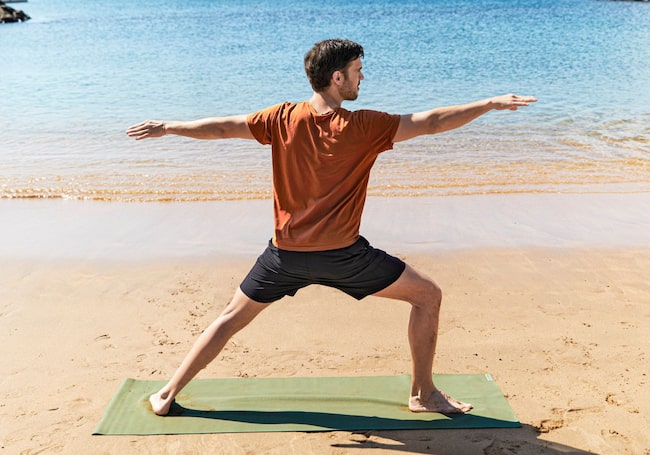 Yoga, Krieger, Wasser, Meer, Sandstrand, Yogamatte, Urlaub, Bewegung, Sport, Strandspiele