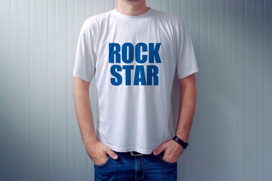 Mann, T-Shirt, Aufschrift Rockstar, Close Up