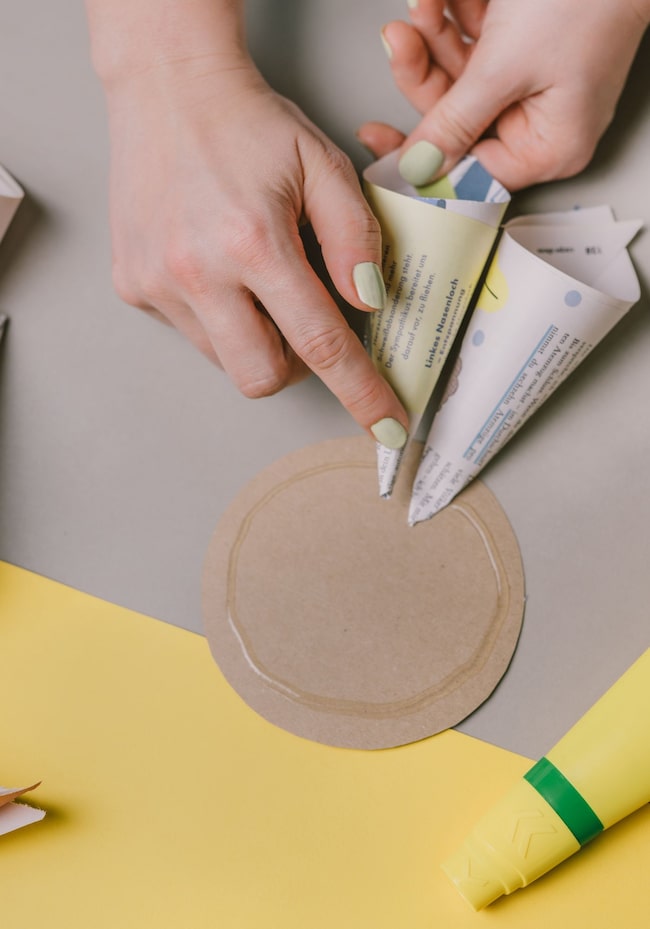 Karton, Klebstoff, Hand fixiert Papiertüten.